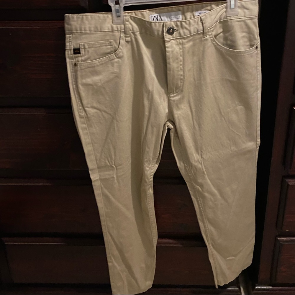 Khaki Picture
